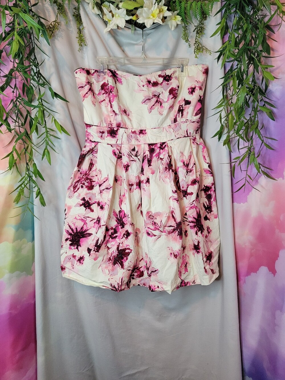Elegant White/Pink Floral Strapless Mini Party Dress